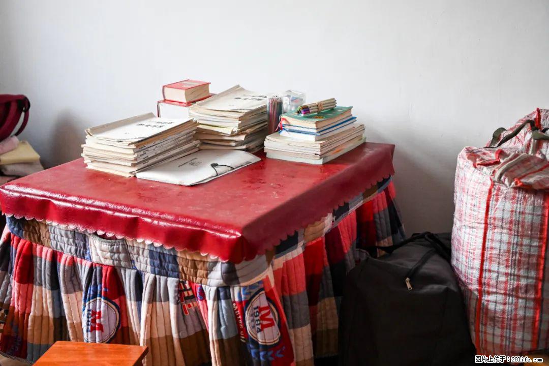 全网追的“扁担女孩”,找了一份暑假工,时薪12元 - 白银生活资讯 - 白银28生活网 by.28life.com